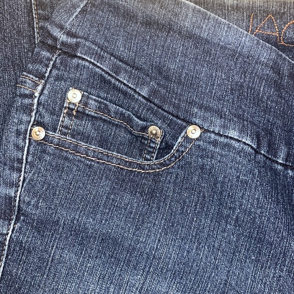 Jag - Picture 2 of 6